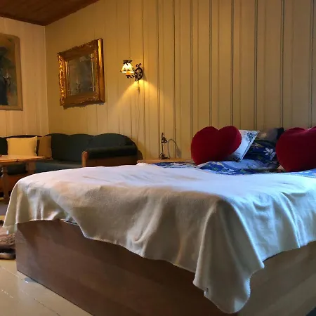 Apartment In Stunning Manor House Close To River. Begndal