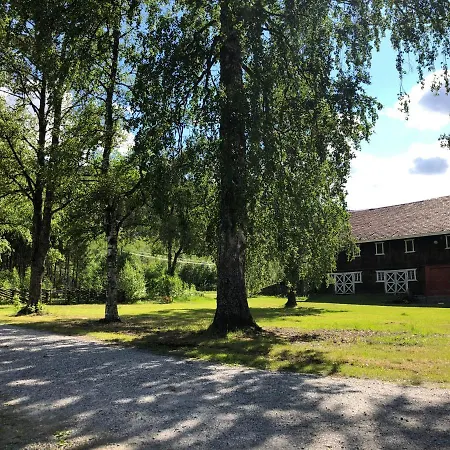 Apartment In Stunning Manor House Close To River.